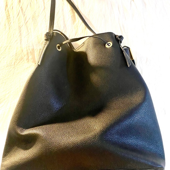 Foley and Corrina bucket bag - Picture 3 of 5